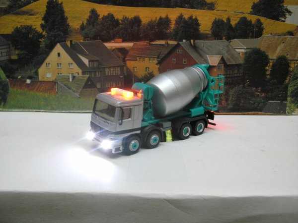 H0 LKW Baufahrzeug / Betonmischer LED beleuchtet und Blinkend