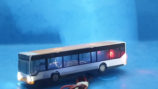Bus  Spur N 1:160  beleuchtet  mit LED Front und Heck Innenbeleuchtung ausgestattet